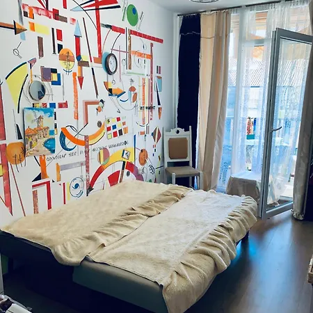 студия мир авангарда Appartement Sunny Beach